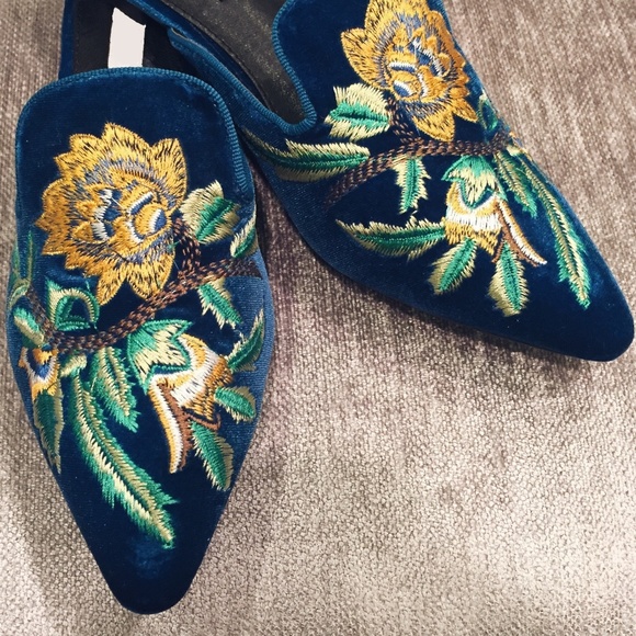 ⭐️LAST ONE⭐️ Peacock Mule - Picture 5 of 5